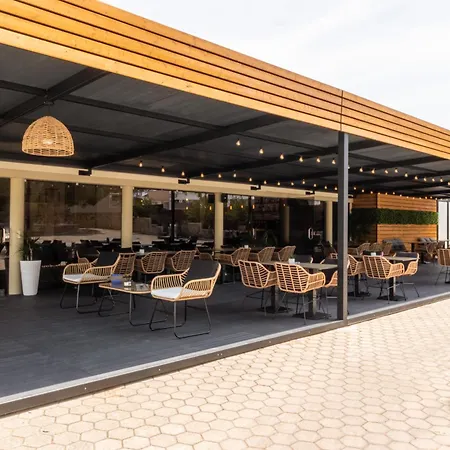 Do Castelo * 阿尔布费拉